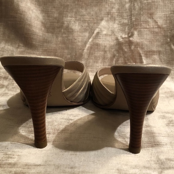 Steve Madden Mystie Gold Leather Slide Sandals - Picture 7 of 13